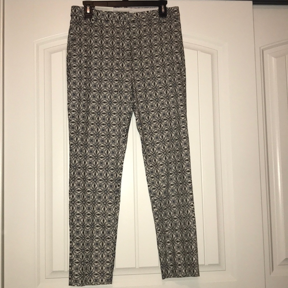 Black and white printed pants